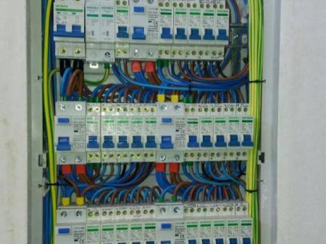 Электрик в зоне Марбелья, Михас, Бенальмадена, Малага…, Испания