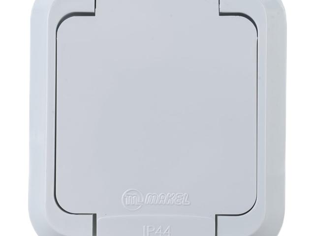Розетка с крышкой белая Makel 18304 для безопасного монтажа, 