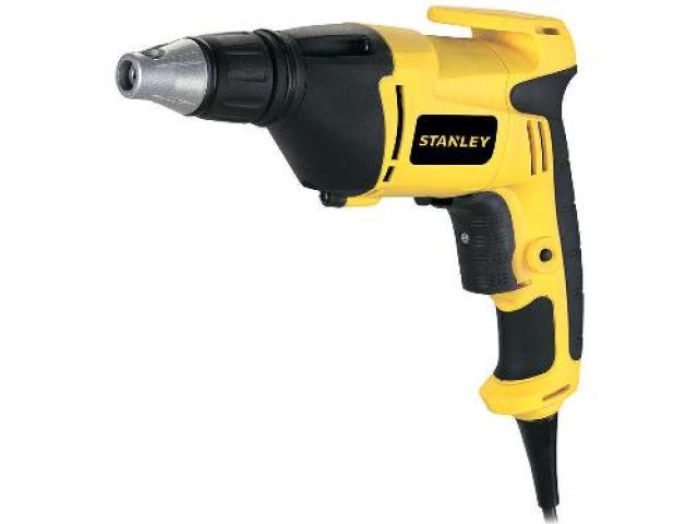 Шуруповерт STANLEY STDR5206-B9 с мощностью 520 Вт и реверсом, 