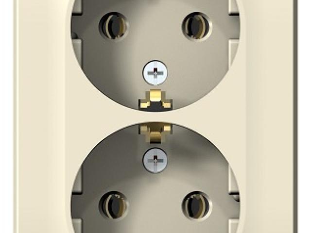 Розетка Blanca Systeme Electric открытая и скрытая установка IP20, 