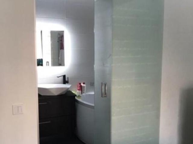 Услуги по изготовлению стеклянных дверей от компании Glass-master в Екатеринбурге, Екатеринбург