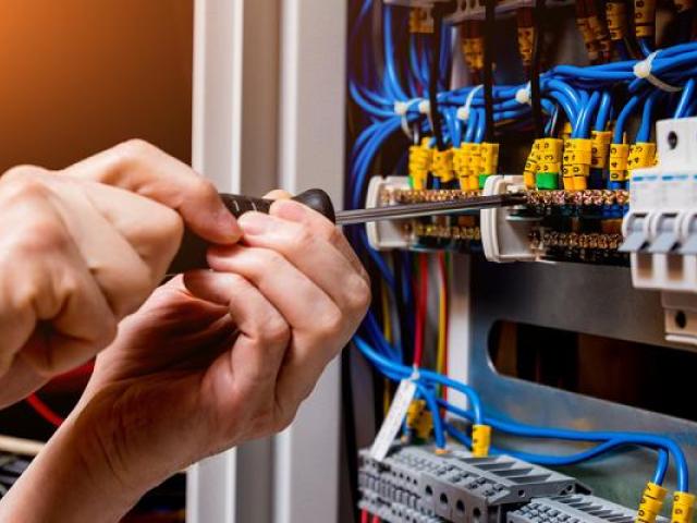 УСЛУГИ ЭЛЕКТРИКА В АЛИКАНТЕ, Севастополь