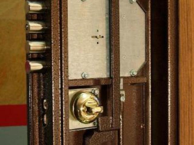 Ремонт металлических дверей в красногорске химки зеленограде долгопрудном лобне, Москва