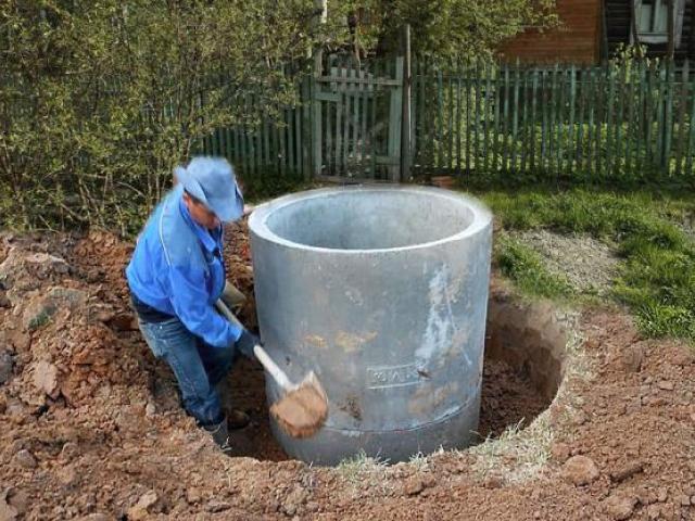 Копка колодцев вручную, Саратов