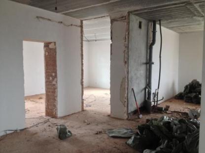 Демонтаж стен стяжки в квартире, Тюмень