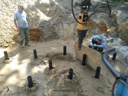 Монтаж винтовых свай мини экскаватором, Санкт-Петербург